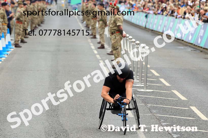 Mens wheelchair 2022 Great North Run. Photo: David T. Hewitson/Sports for All Pics